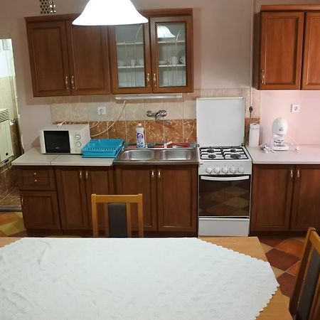 Kisasszony Apartman Eger Luaran gambar