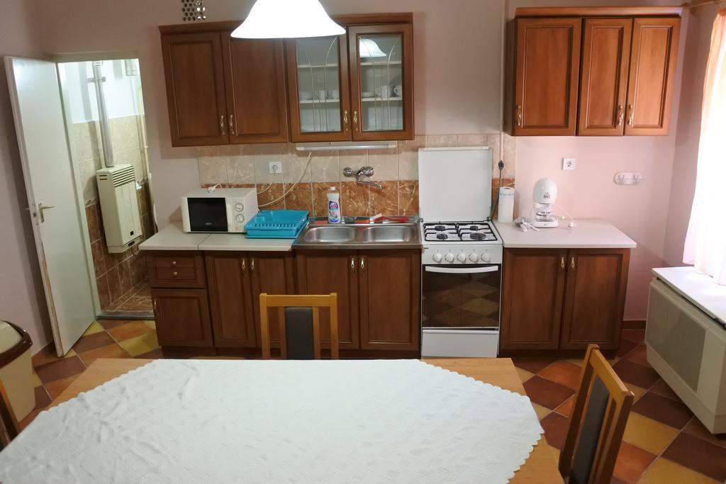 Kisasszony Apartman Eger Luaran gambar