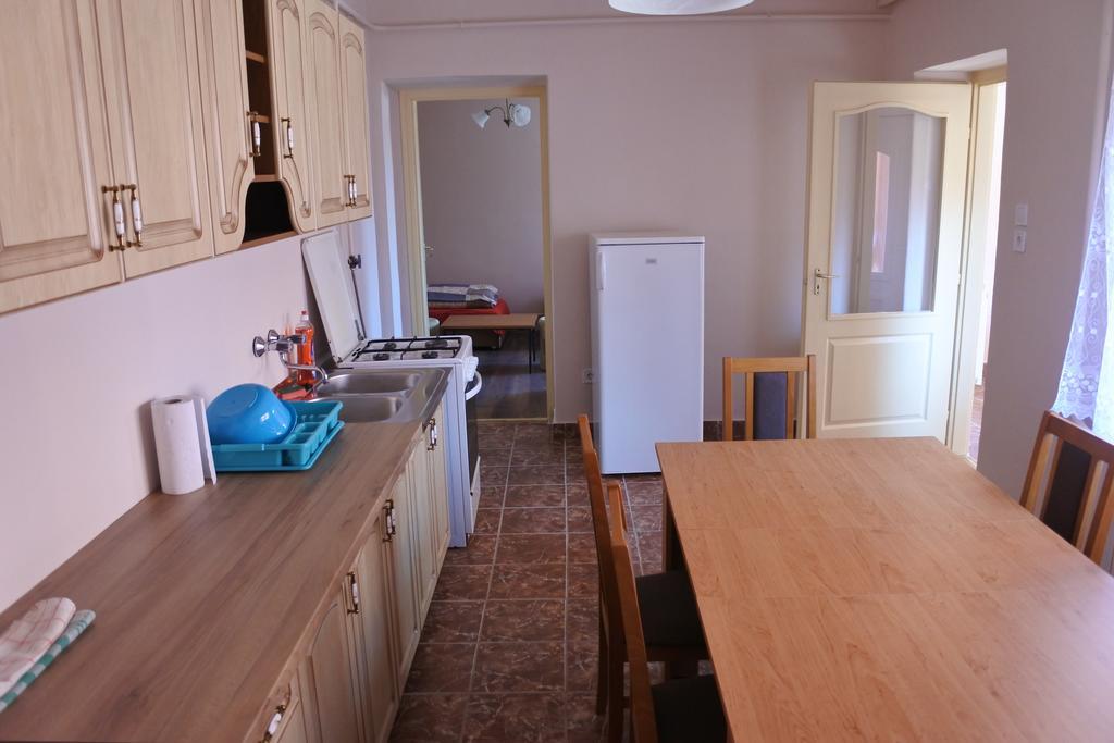 Kisasszony Apartman Eger Luaran gambar
