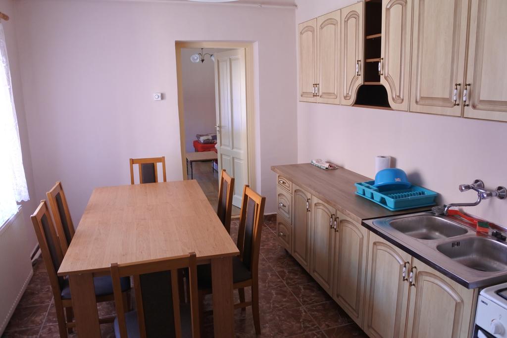 Kisasszony Apartman Eger Luaran gambar