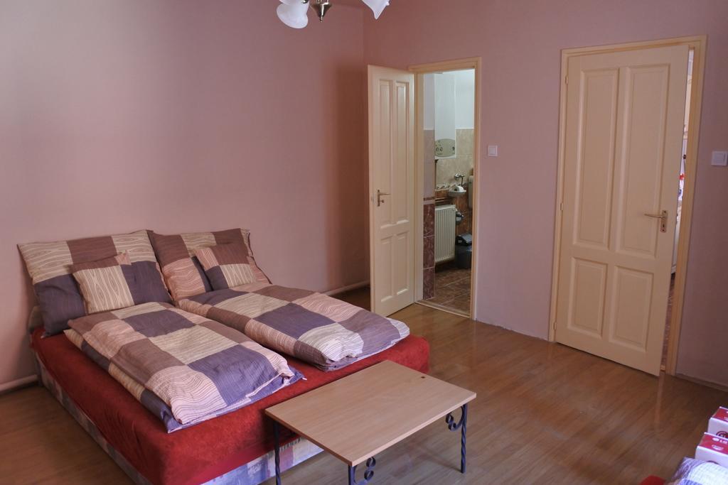 Kisasszony Apartman Eger Luaran gambar