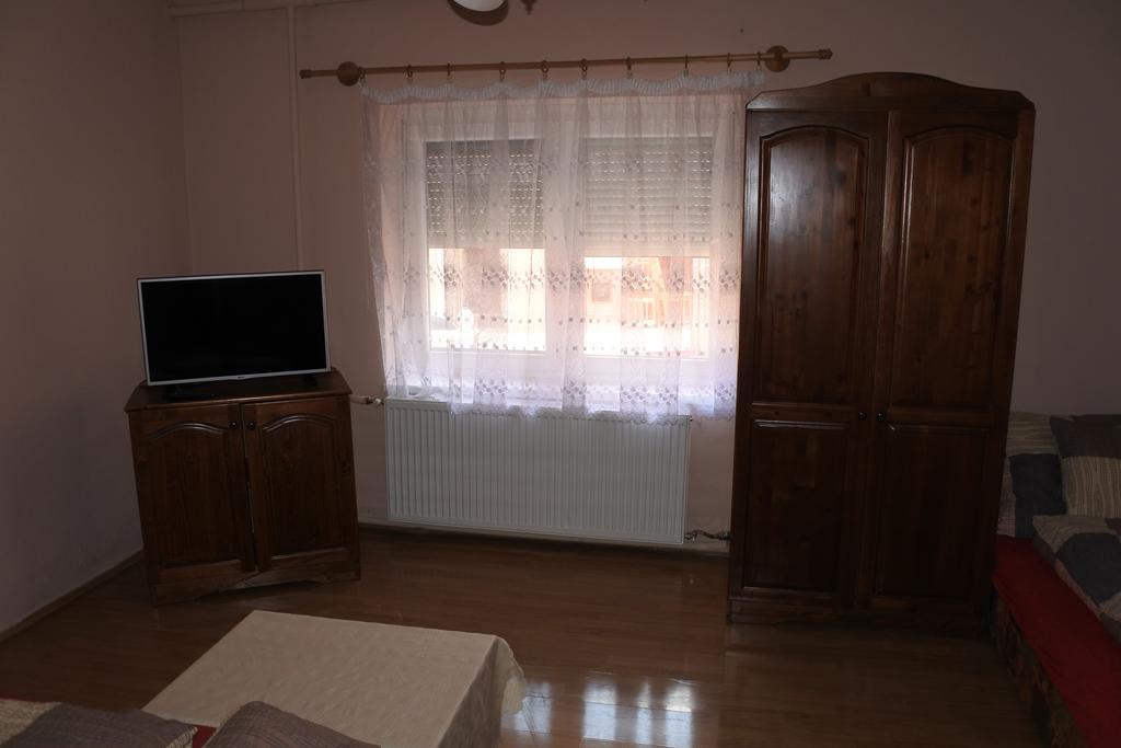 Kisasszony Apartman Eger Luaran gambar