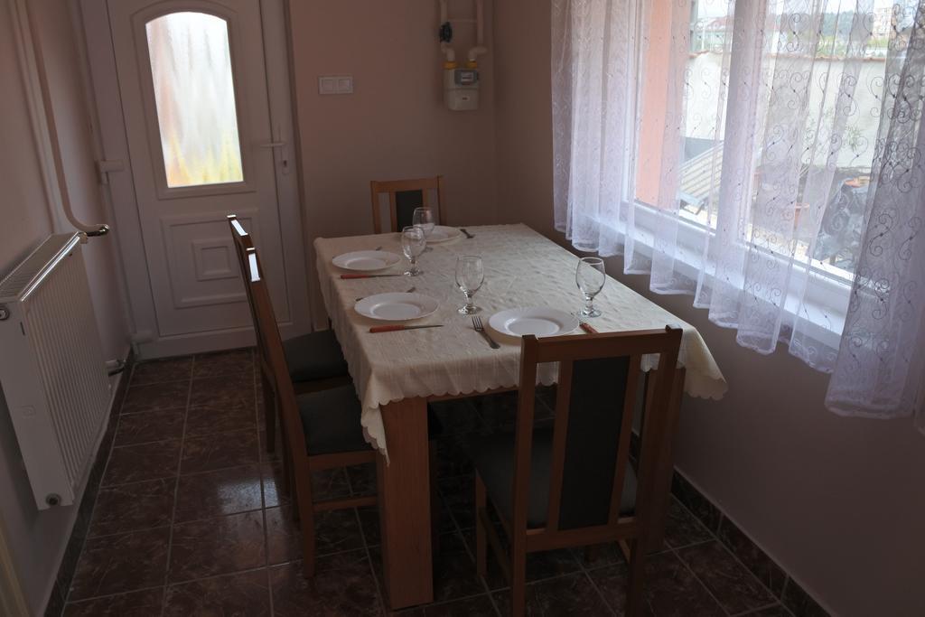 Kisasszony Apartman Eger Luaran gambar